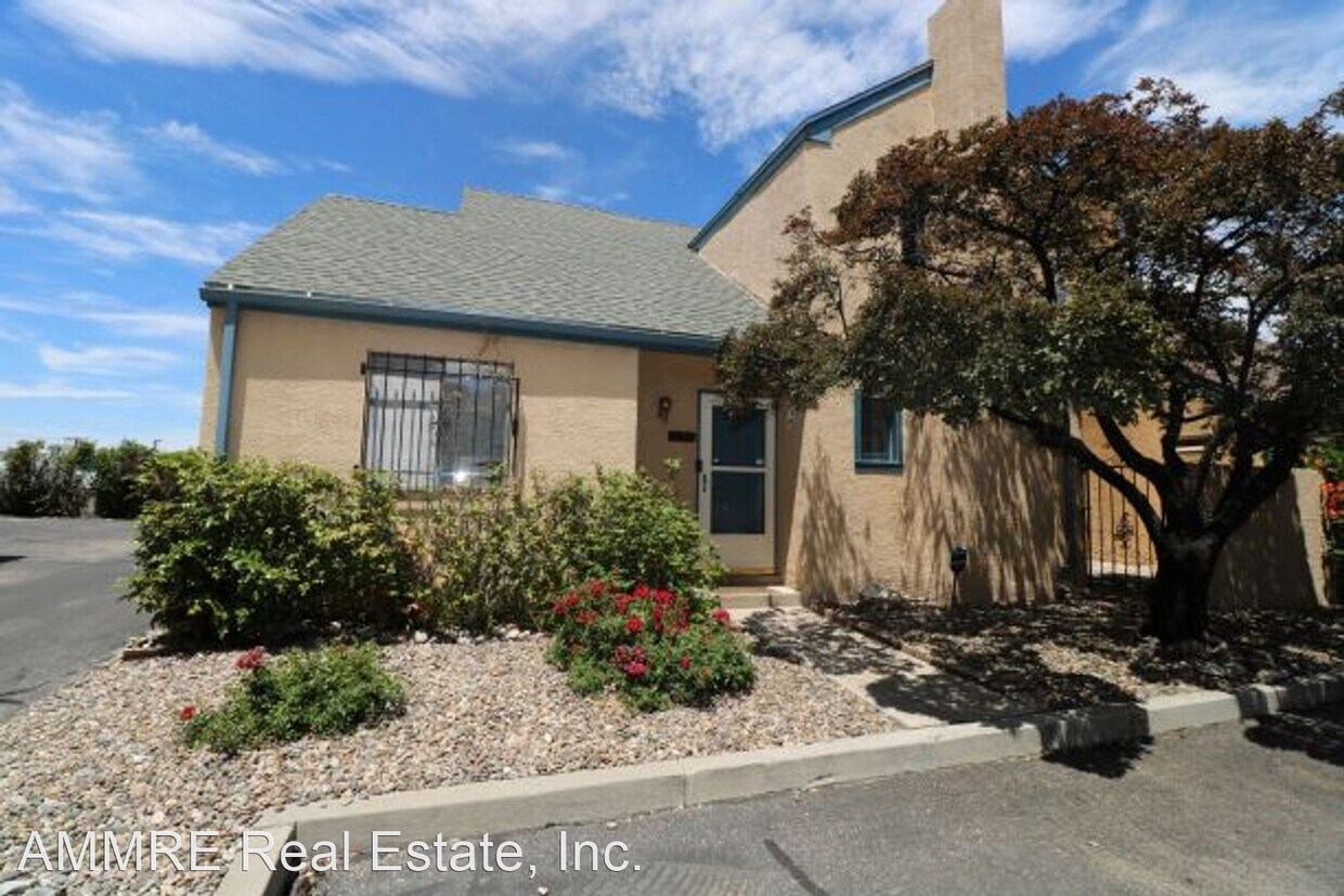Foto principal - 3 br, 2 bath House - 1509 Georgene Dr. NE