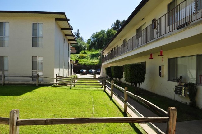 Foto del edificio - El Capitan Apartments