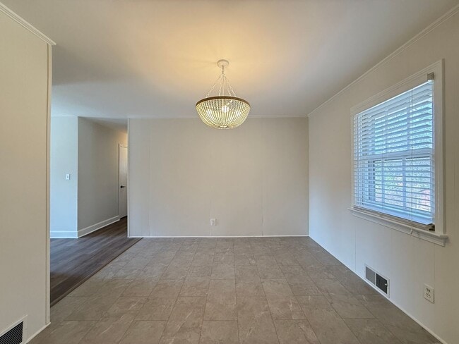 Foto del edificio - 2323 Frederick Dr