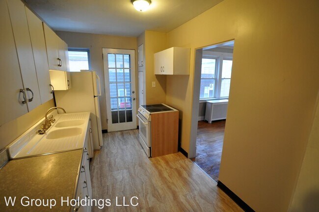 Building Photo - 2 br, 1 bath House - 1306-1308 8th Ave #6