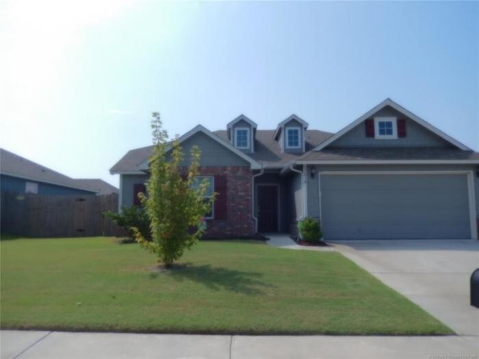 Building Photo - 3 bedroom in Owasso OK 74055
