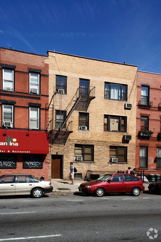 Building Photo - 492 4th Ave