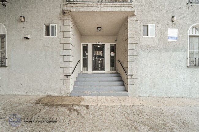 Foto del edificio - 402 N Soto St.