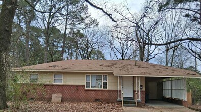 Building Photo - 1215 Tara Rd