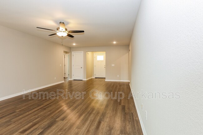 Building Photo - 1130 Riverside Dr