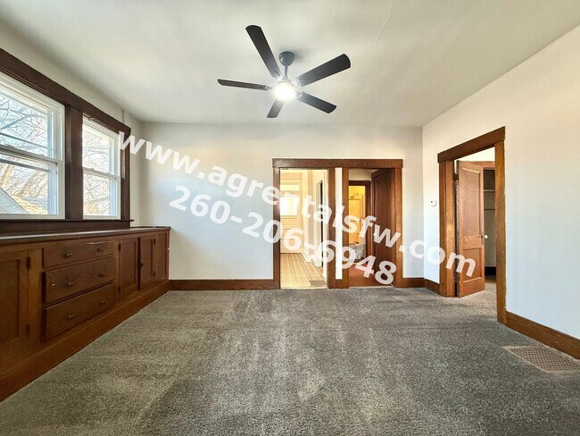 Building Photo - 907 Lincoln Ave