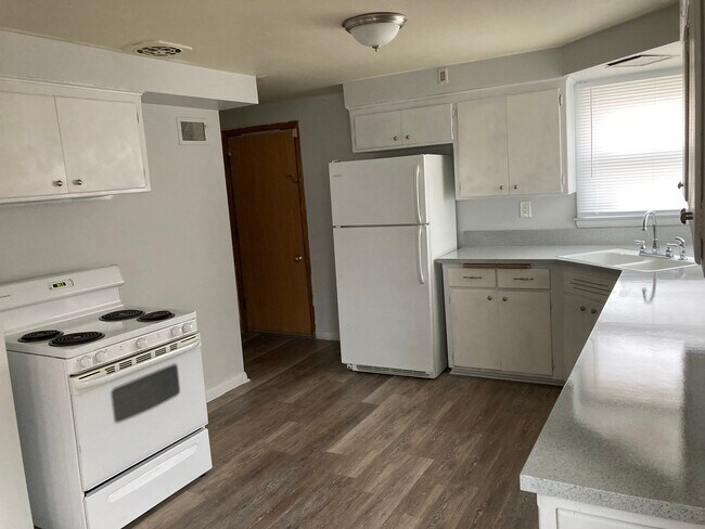 Kitchen - 9759A W Lisbon Ave