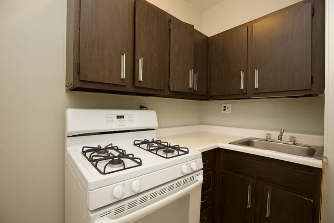 Foto del edificio - 3722 N Pine Grove Ave