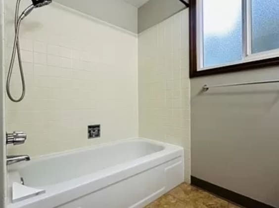 Building Photo - 18552 Edgewood Ct