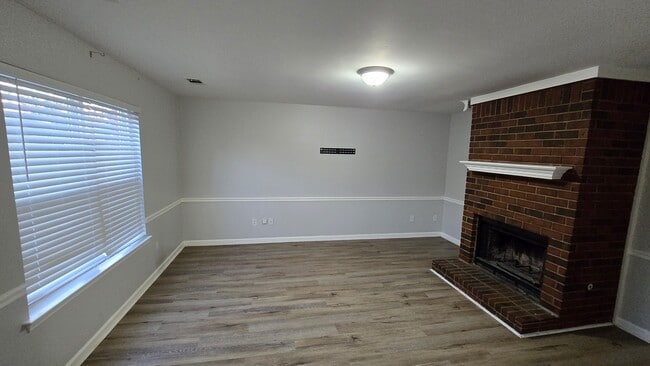 Building Photo - 5530 Oak Branch Circle S.