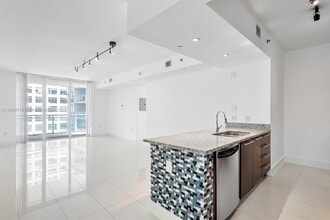 Building Photo - 951 Brickell Ave