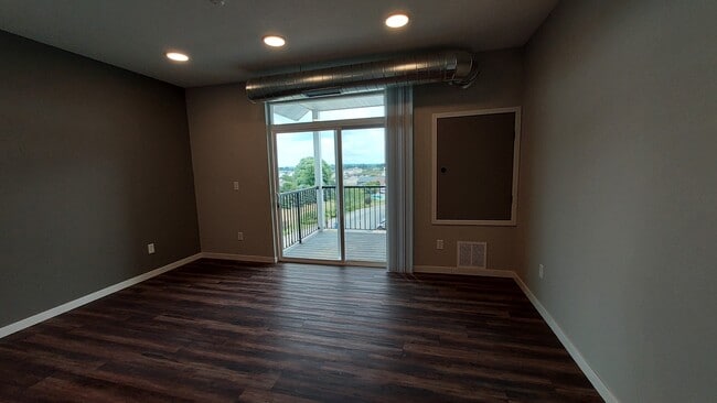 Finch Living Area - Songhill 41