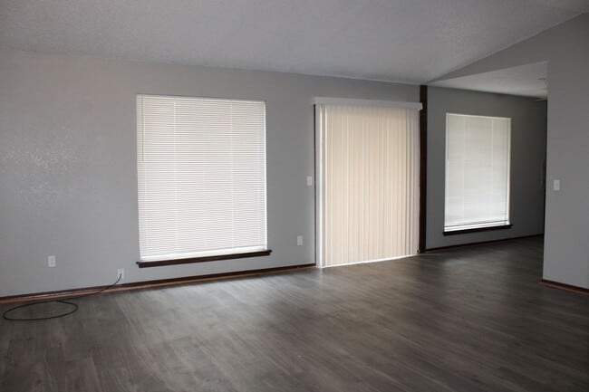 Photo - 2 bed - all appliances!!!! House