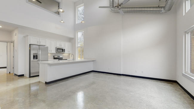 Building Photo - 10904 Cole Thompson Ln