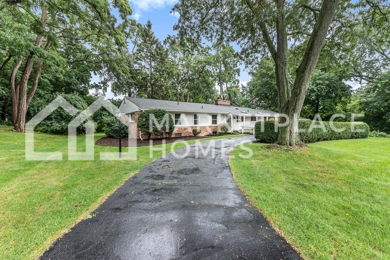 Foto principal - 6493 Thorncrest Dr