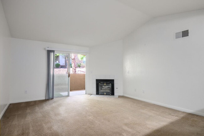 Foto del edificio - 231 W Horizon Ridge Pkwy