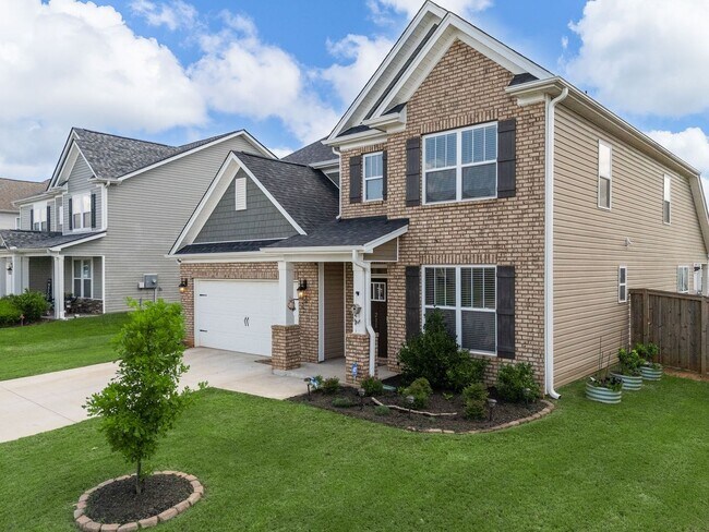 Building Photo - Beautiful 4 BR, 3.5 BA, 2 Car Garage Home ...