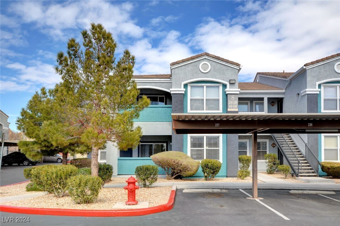 Primary Photo - 6955 N Durango Dr