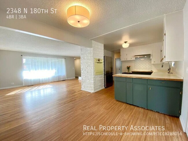 Foto del edificio - 2348 N 180th St