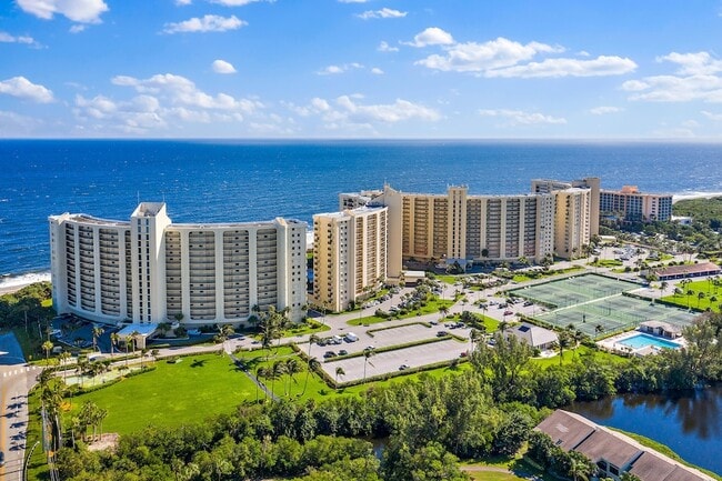 Foto del edificio - 300 Ocean Trail Way