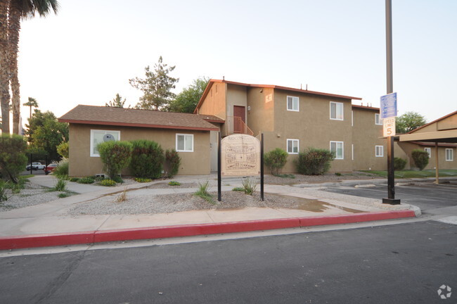 Foto del edificio - Desert Breeze Villas