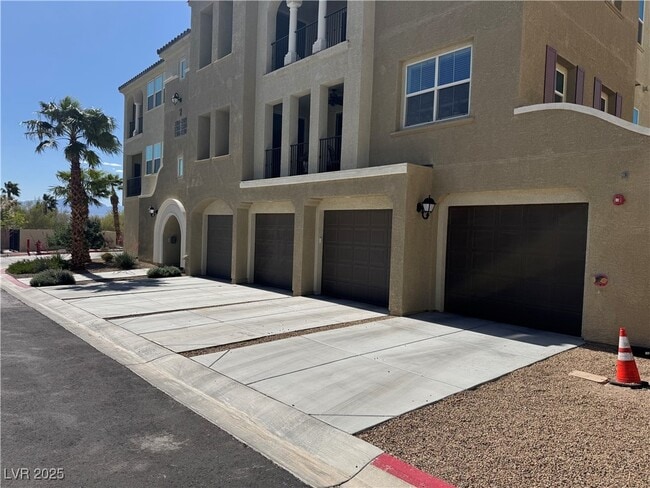 Foto del edificio - 2555 Hampton Rd