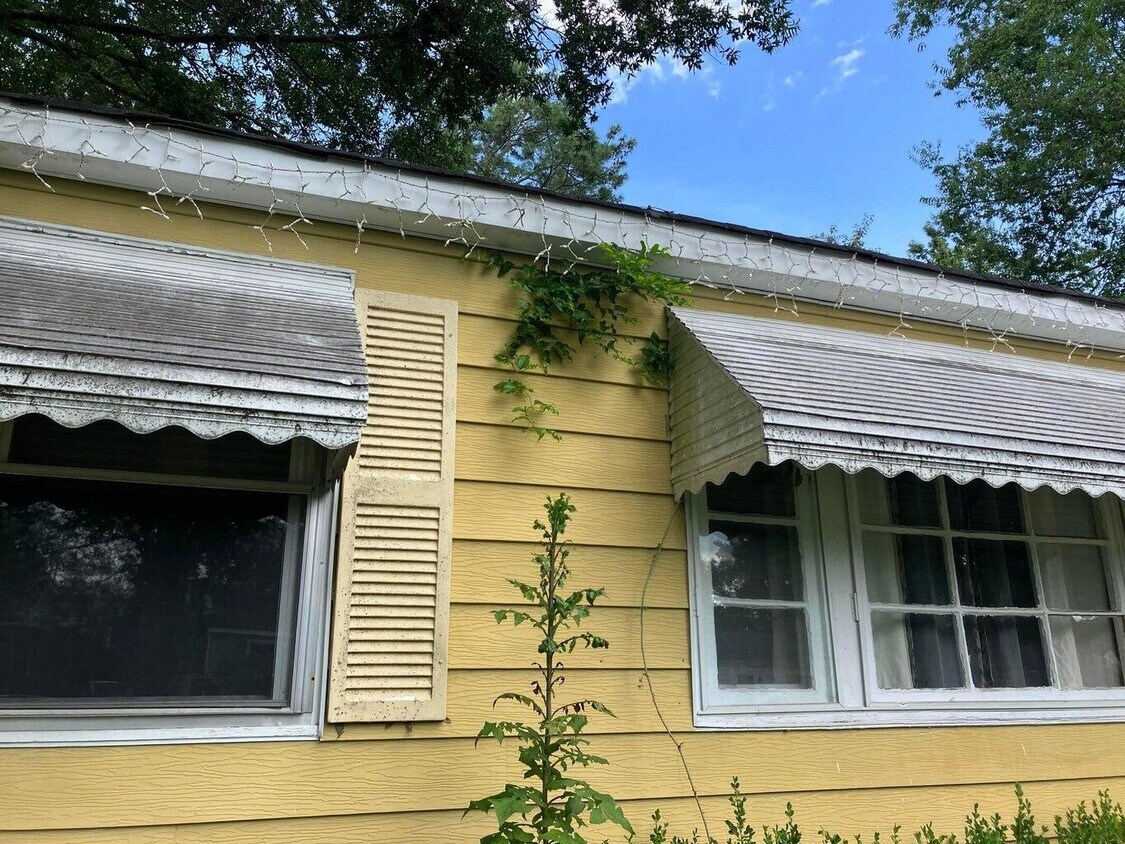 Primary Photo - 2490 Coleman Ave