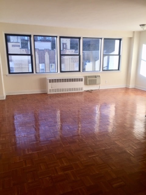 Primary Photo - 179 Bennett Ave