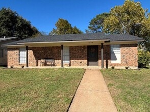 Building Photo - 1009 Lawndale Ave