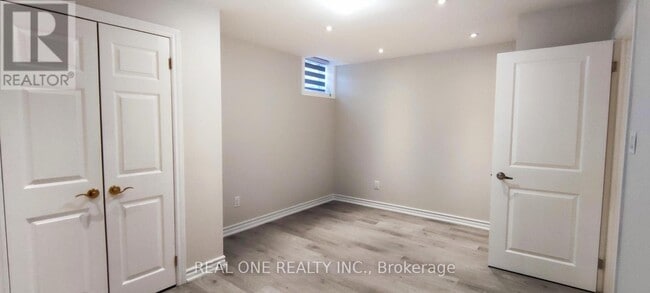 Building Photo - 22 Cloverridge Ave