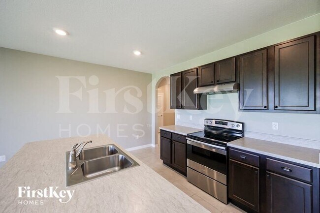Foto del edificio - 480 Burnham Cir