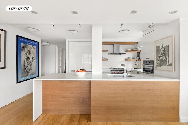 Foto del edificio - 45 W 67th St