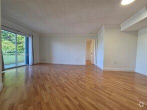 Building Photo - 10765 SW 108th Ave