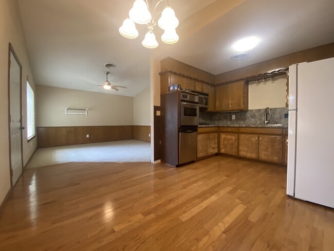 Building Photo - 1525 Cherry Stone St