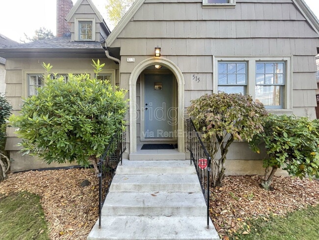 Foto del edificio - 515 SE Peacock Ln