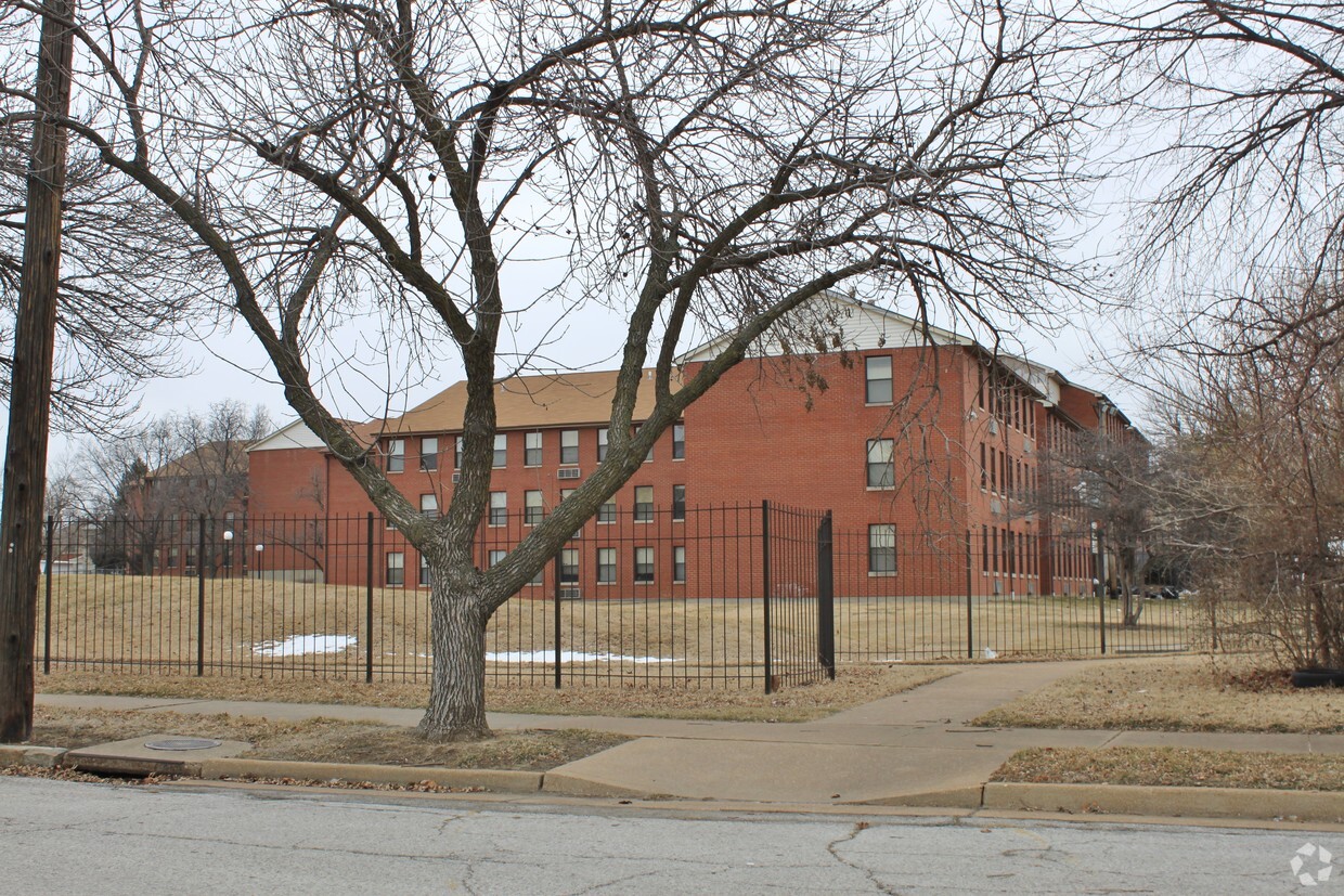 Foto del edificio - Jeff-Vander-Lou Apartments