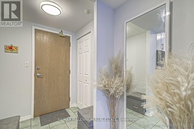 Building Photo - 3 Hickory Tree Rd