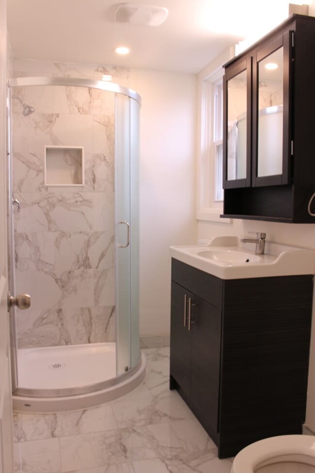 Building Photo - Corner 1 Bed