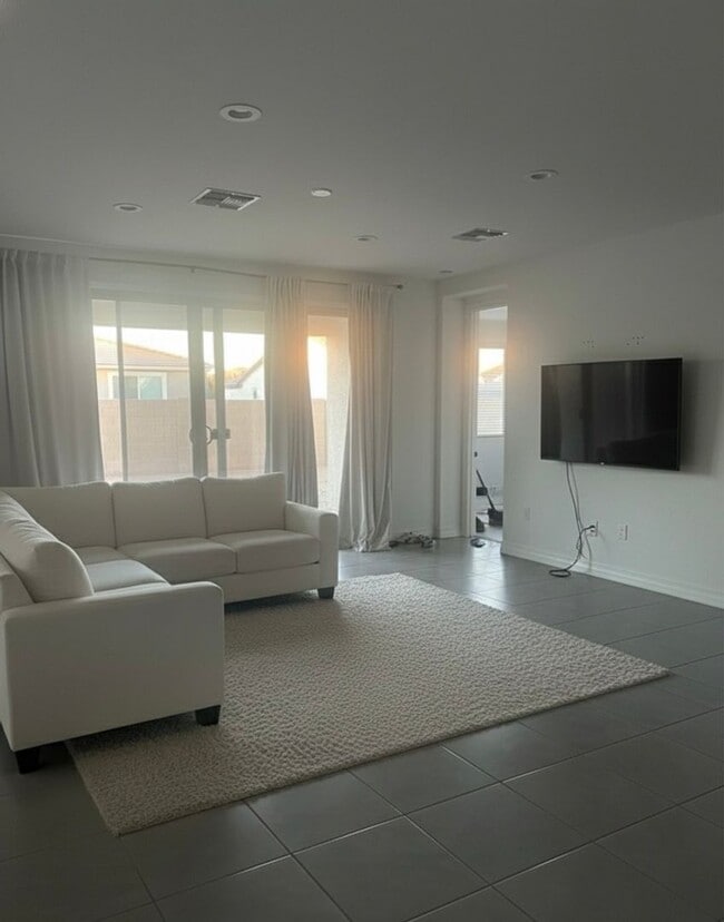 Foto del edificio - 2044 E Prairie Dog Dr