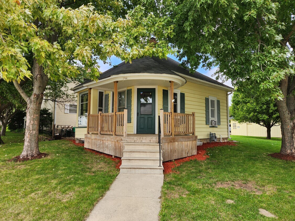 150 E Lincoln Hwy, Waterman, IL 60556 House Rental in Waterman, IL