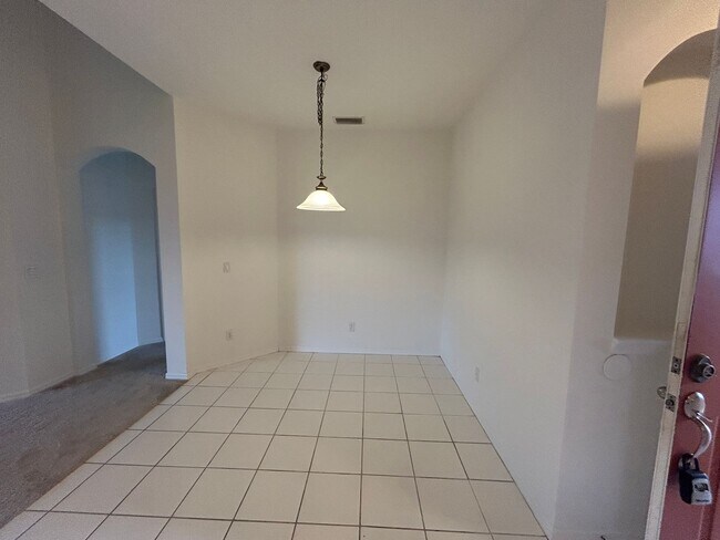 Foto del edificio - 4255 Liron Ave
