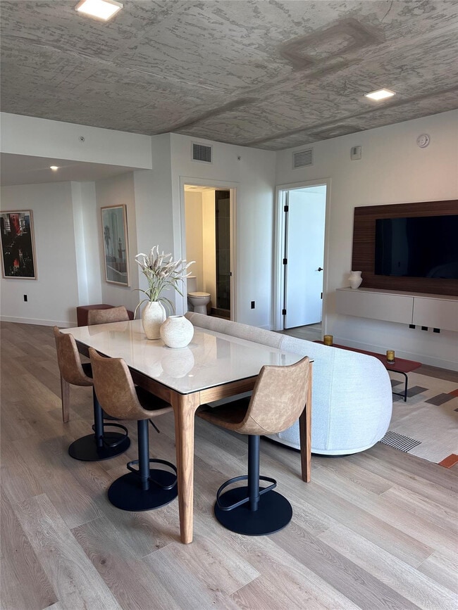 Building Photo - 307 SW 5th St