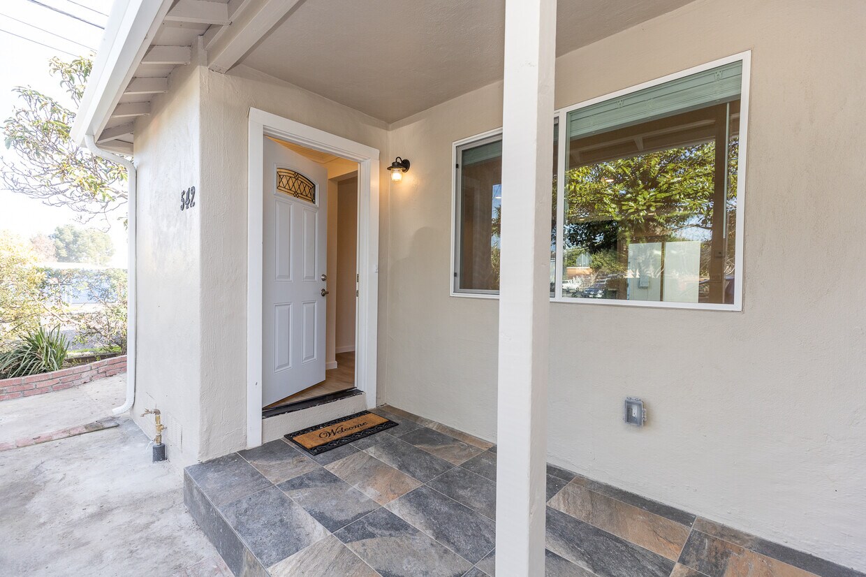 542 Laurel St, Redwood City, CA 94063 Townhouse for Rent in Redwood City, CA