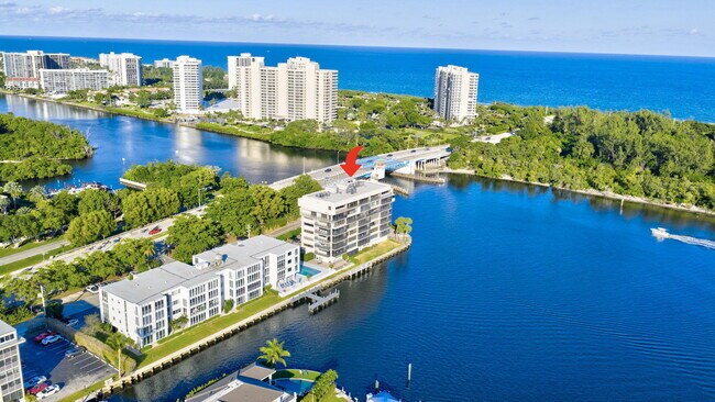 Foto del edificio - 900 NE Spanish River Blvd