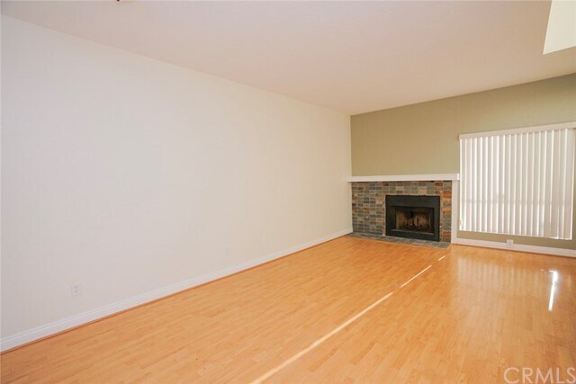 Building Photo - 6 Greenmoor