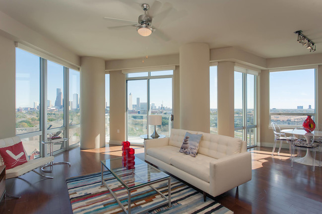 Spectacular floor to ceiling views from our tower homes - Windsor Memorial