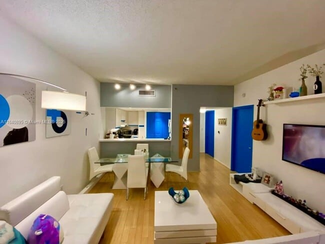 Foto del edificio - 540 Brickell Key Dr
