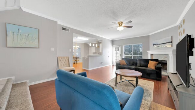 Foto del edificio - 7900 Roundtable Rd