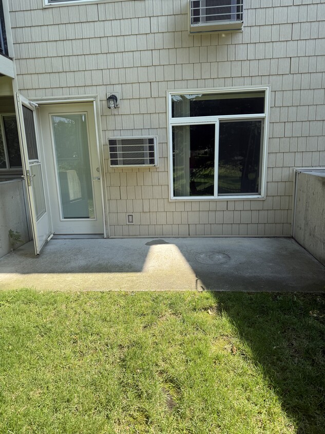 Patio that over looks a green area - 22855 E Country Vista Dr