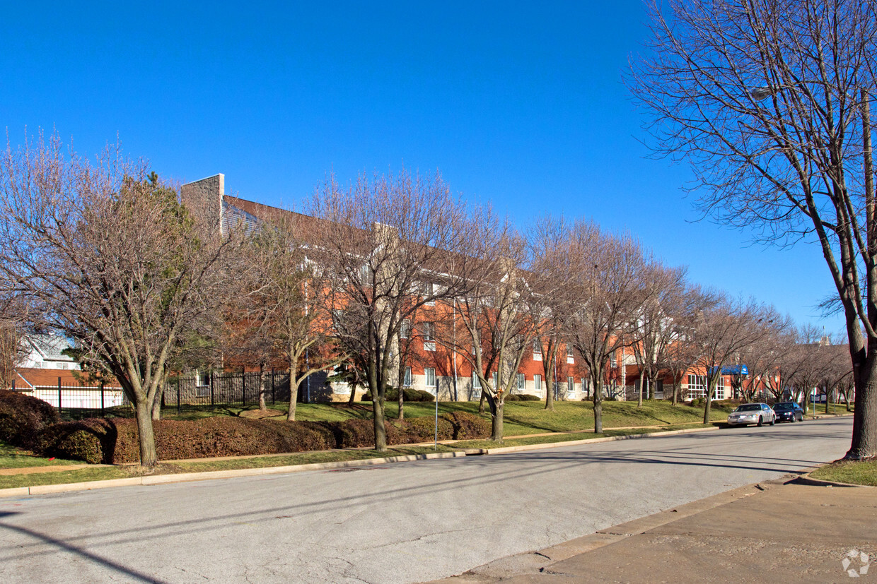 Foto del edificio - Centennial Plaza